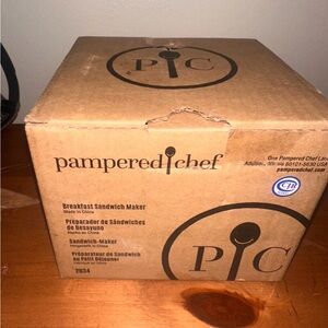 New Pampered Chef Breakfast Sandwich Maker